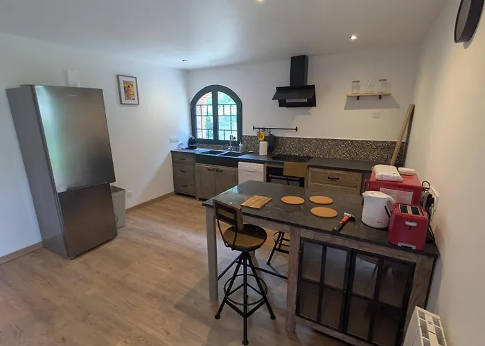 Le Nid D'hirondelle *